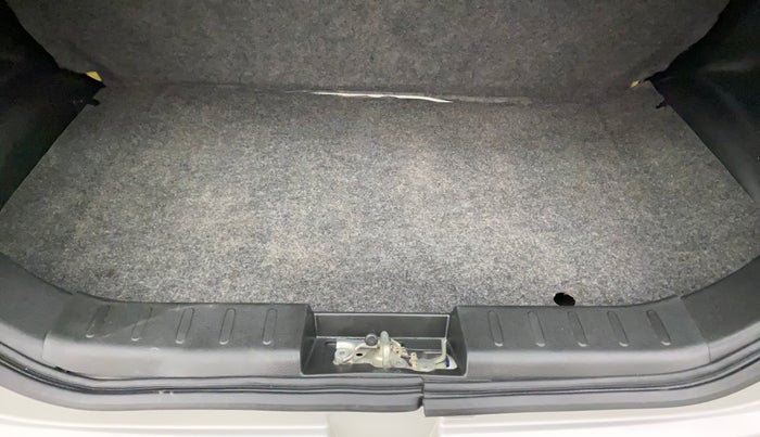 2022 Maruti Alto VXI, Petrol, Manual, 1,521 km, Boot Inside