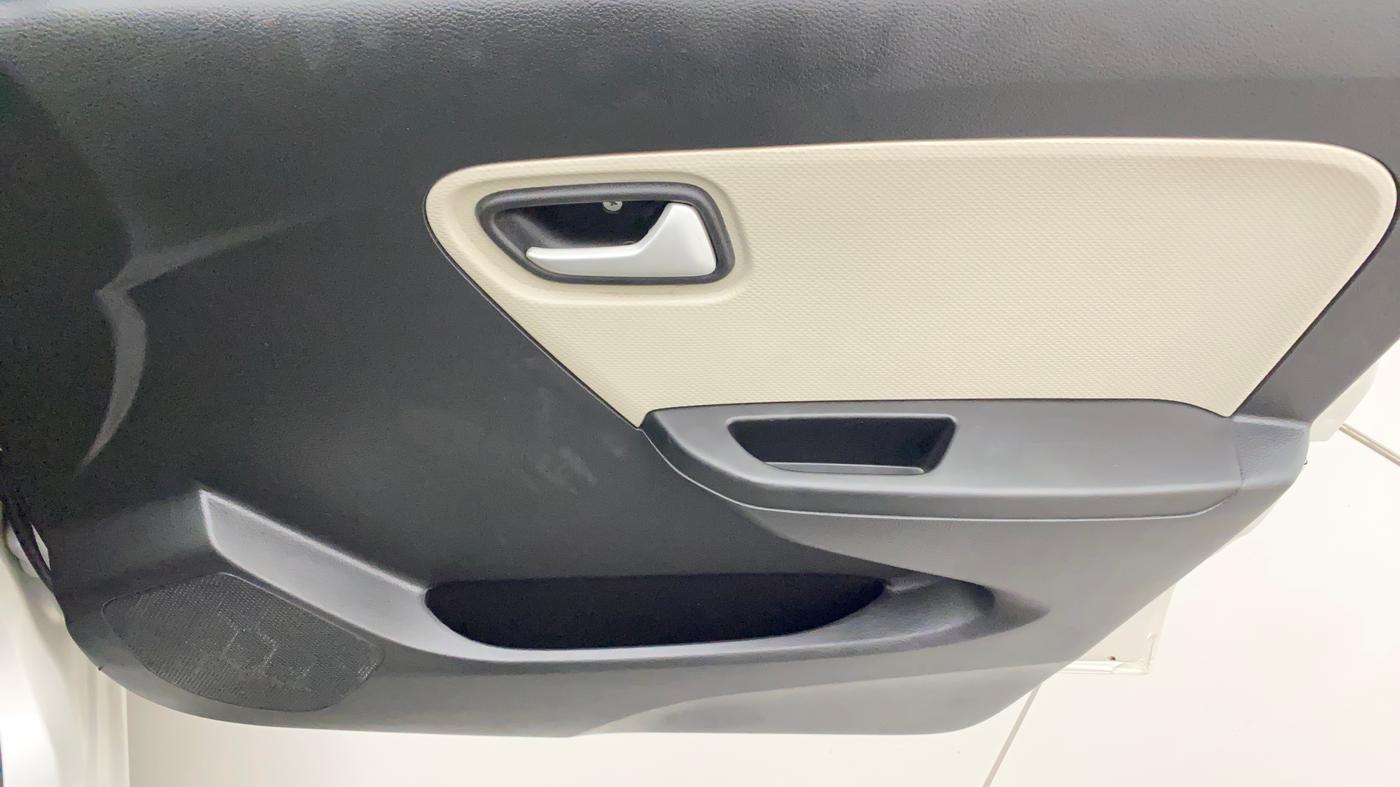 2022 Maruti Alto VXI, Petrol, Manual, 1,521 km, Driver Side Door Panels Control