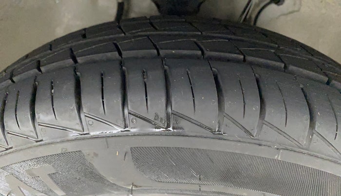 2022 Maruti Alto VXI, Petrol, Manual, 1,521 km, Right Front Tyre Tread