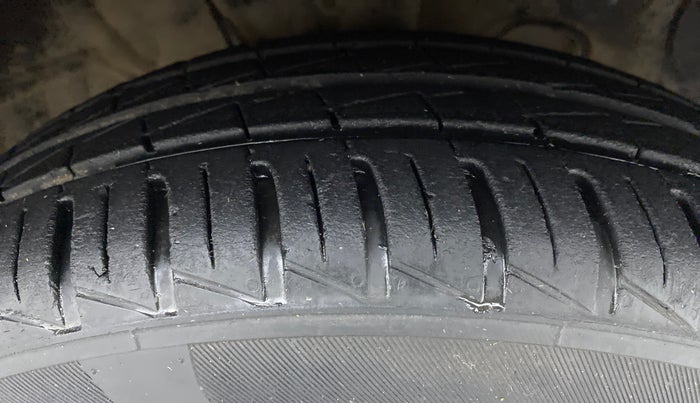2020 Hyundai NEW SANTRO MAGNA, Petrol, Manual, 13,184 km, Right Front Tyre Tread