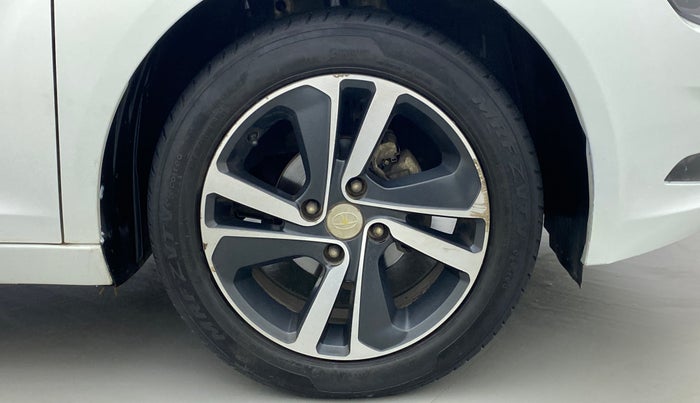 2020 Tata ALTROZ XZ PETROL, Petrol, Manual, 55,321 km, Right Front Wheel