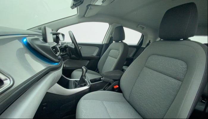 2020 Tata ALTROZ XZ PETROL, Petrol, Manual, 55,321 km, Right Side Front Door Cabin
