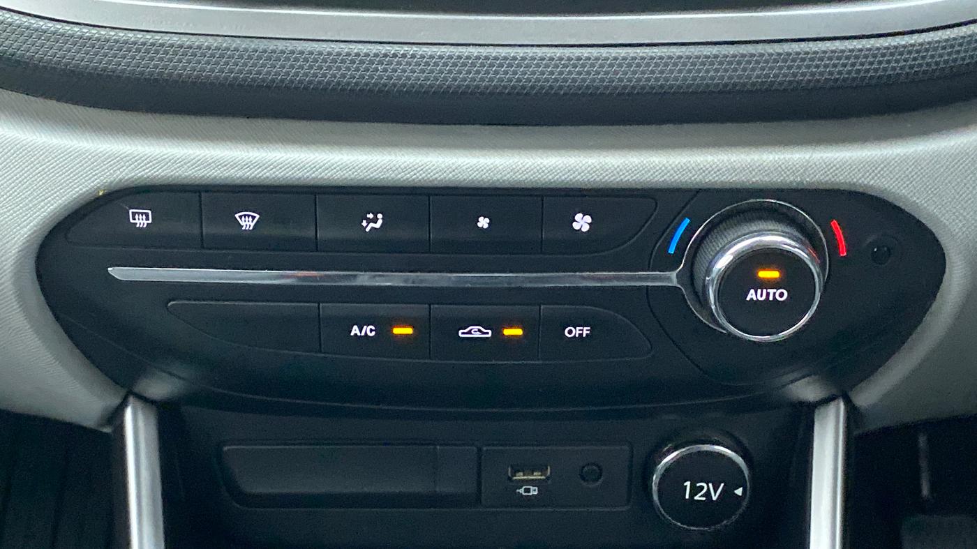 2020 Tata ALTROZ XZ PETROL, Petrol, Manual, 55,321 km, Automatic Climate Control