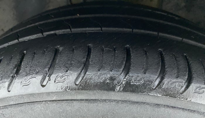 2020 Tata ALTROZ XZ PETROL, Petrol, Manual, 55,321 km, Left Front Tyre Tread