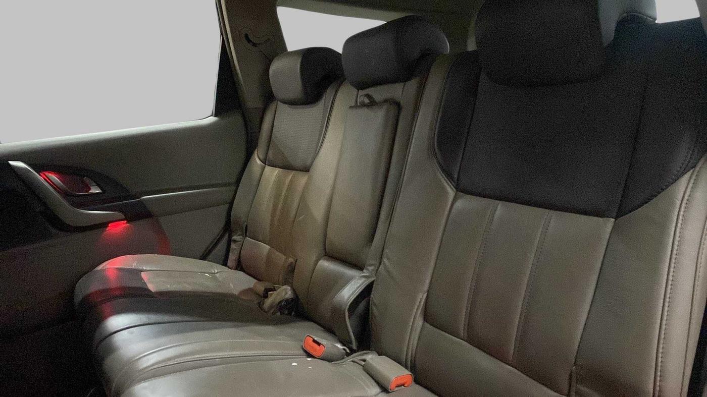 2015 Mahindra XUV500 W8, Diesel, Manual, 35,902 km, Right Side Rear Door Cabin