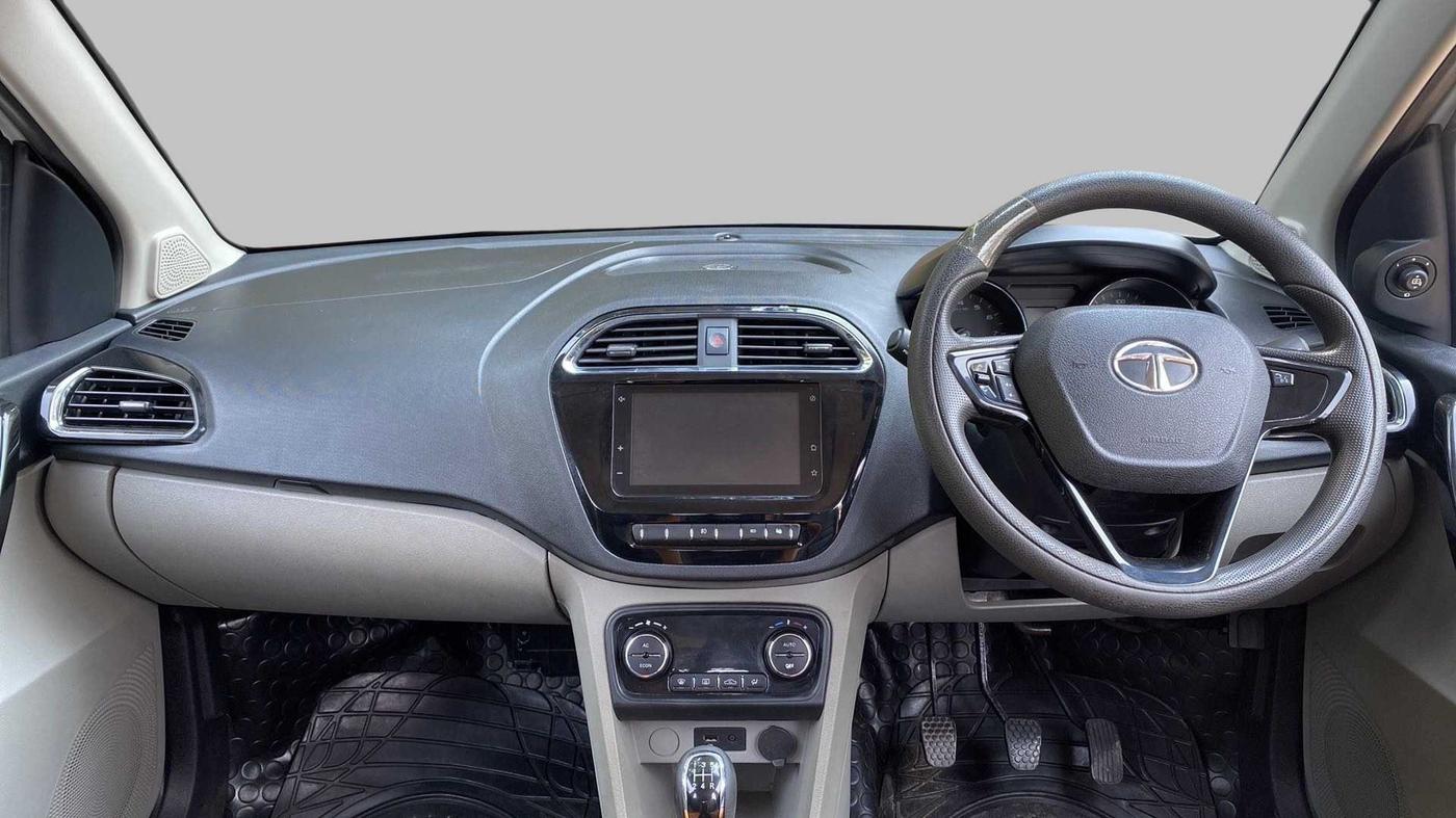 2019 Tata Tiago XZ PLUS DUAL TONE PETROL, Petrol, Manual, 35,228 km, Dashboard