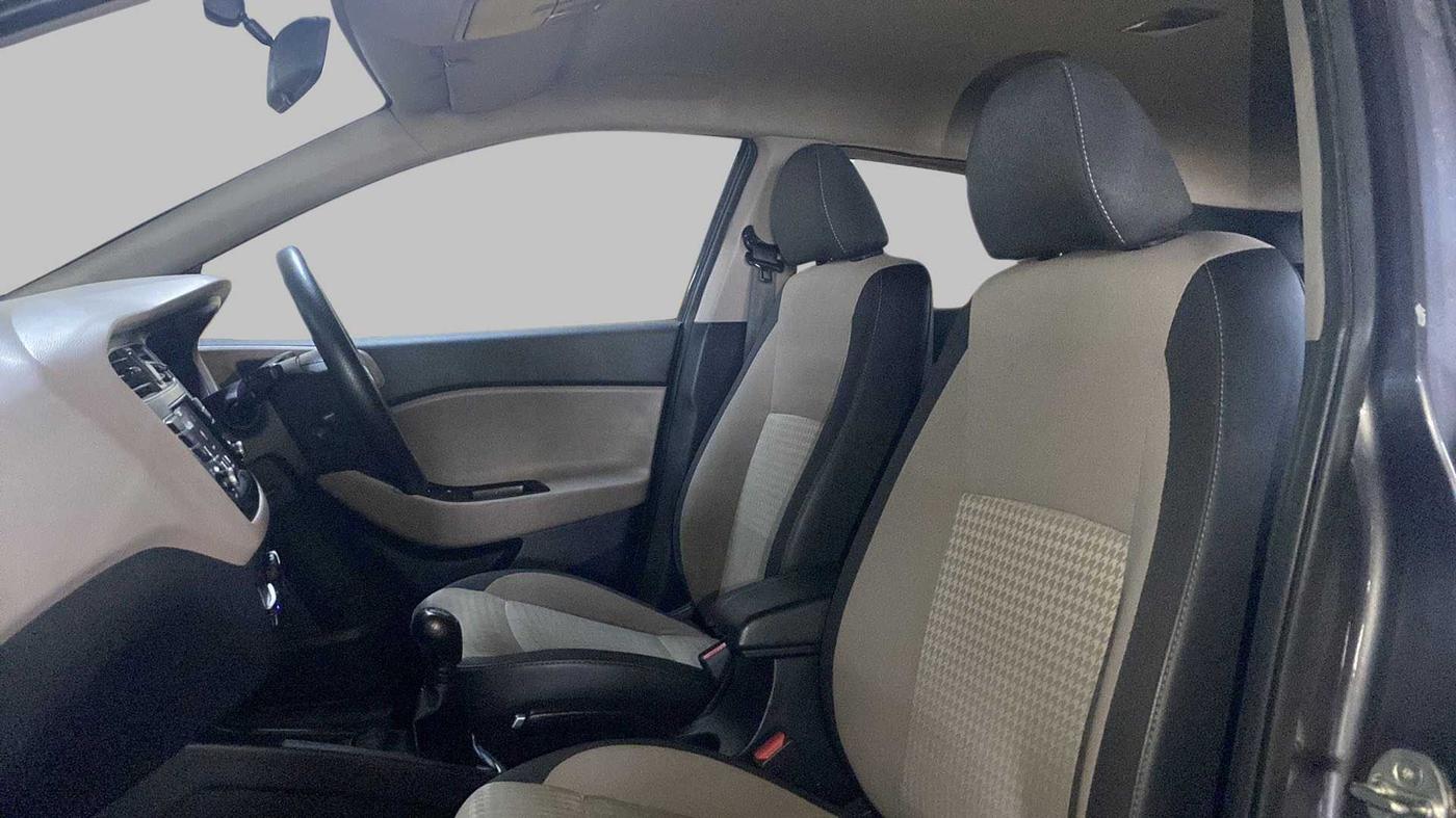 2020 Hyundai Elite i20 SPORTZ PLUS 1.2, Petrol, Manual, 43,973 km, Right Side Front Door Cabin