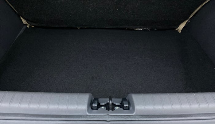 2022 Hyundai GRAND I10 NIOS SPORTZ AMT 1.2 KAPPA VTVT, Petrol, Automatic, 6,042 km, Boot Inside