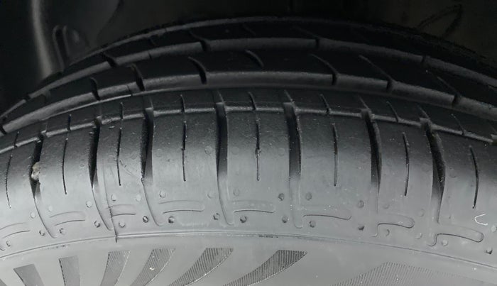 2022 Hyundai GRAND I10 NIOS SPORTZ AMT 1.2 KAPPA VTVT, Petrol, Automatic, 6,042 km, Left Front Tyre Tread