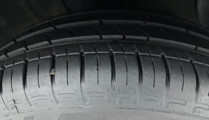 2022 Hyundai GRAND I10 NIOS SPORTZ AMT 1.2 KAPPA VTVT, Petrol, Automatic, 6,042 km, Right Front Tyre Tread
