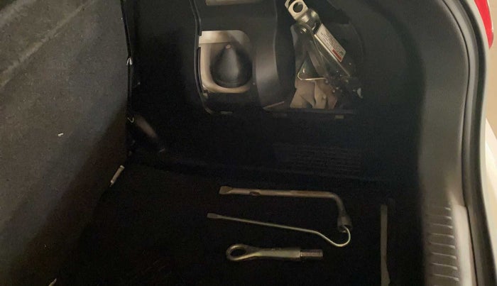 2021 Maruti Swift VXI AMT, Petrol, Automatic, 20,222 km, Dicky (Boot door) - Jack/Tool not available