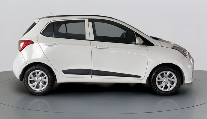 2017 Hyundai Grand i10 SPORTZ (O) 1.2 KAPPA VTVT, Petrol, Manual, 80,554 km, Right Side View