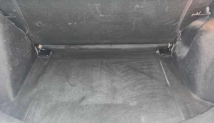 2017 Honda Jazz 1.2L I-VTEC SV, Petrol, Manual, 1,24,203 km, Boot Inside