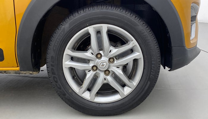 2019 Renault TRIBER 1.0 RXZ, Petrol, Manual, 52,695 km, Right Front Wheel