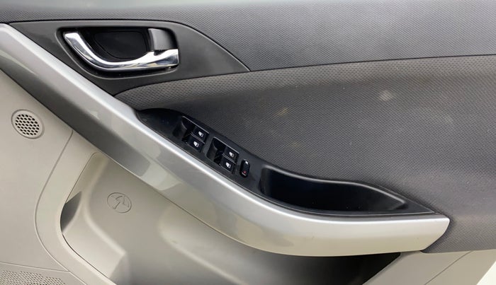 2018 Tata NEXON XZ PLUS PETROL, Petrol, Manual, 48,157 km, Driver Side Door Panels Control