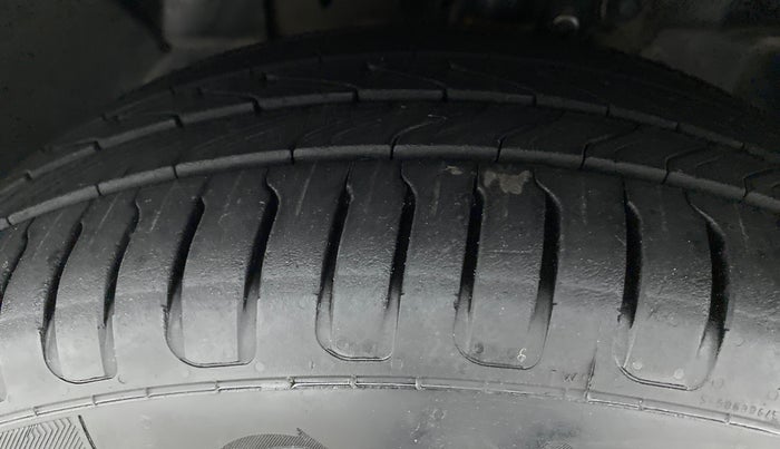 2020 Ford Ecosport TITANIUM 1.5L DIESEL, Diesel, Manual, 50,680 km, Left Front Tyre Tread