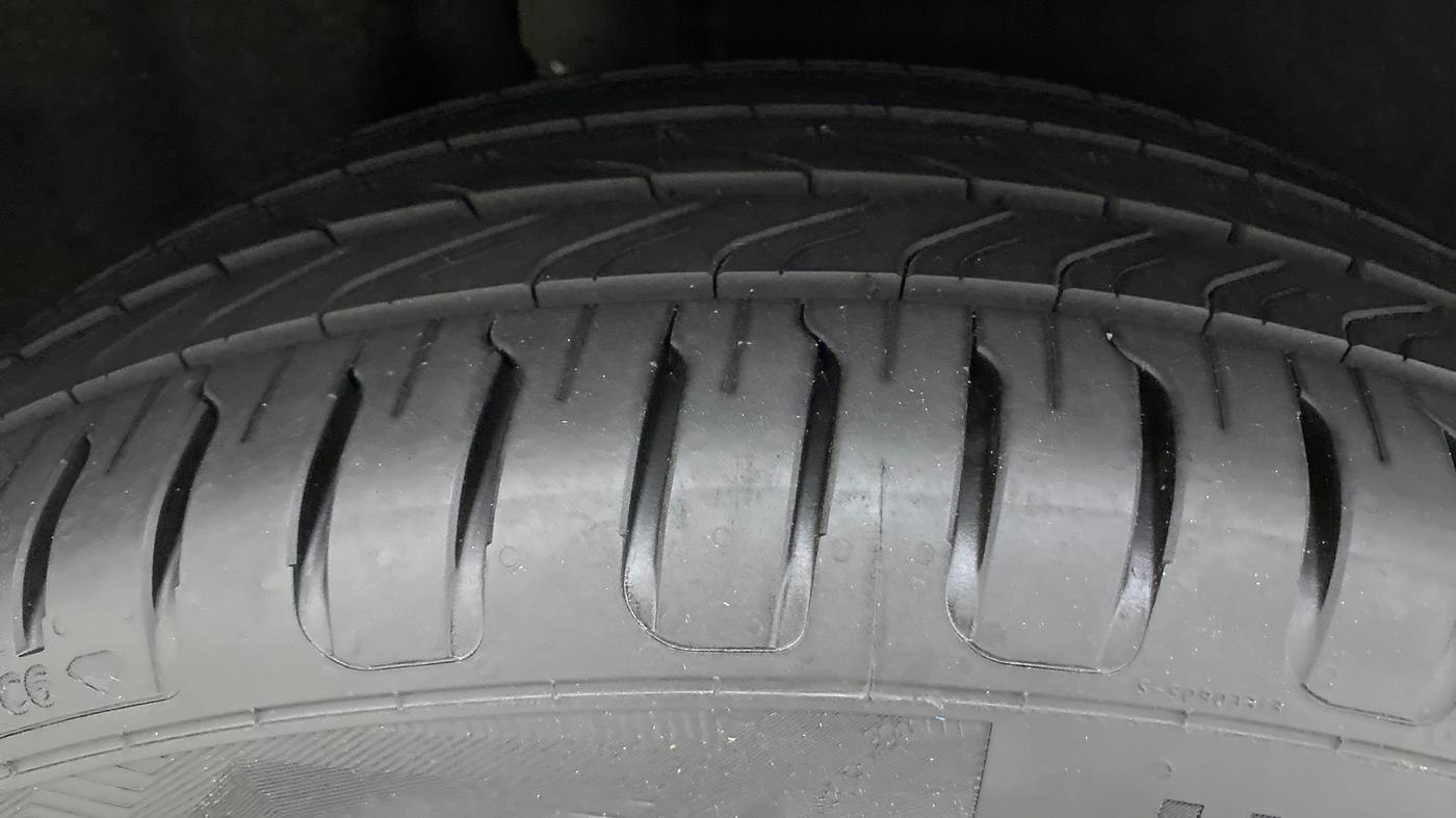 2020 Ford Ecosport TITANIUM 1.5L DIESEL, Diesel, Manual, 50,680 km, Right Rear Tyre Tread