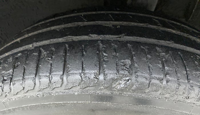 2019 Renault TRIBER 1.0 RXZ, Petrol, Manual, 50,027 km, Left Rear Tyre Tread