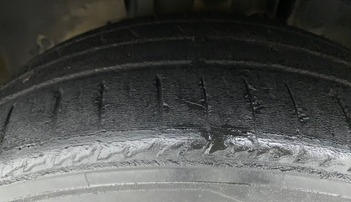 2019 Renault TRIBER 1.0 RXZ, Petrol, Manual, 50,027 km, Left Front Tyre Tread