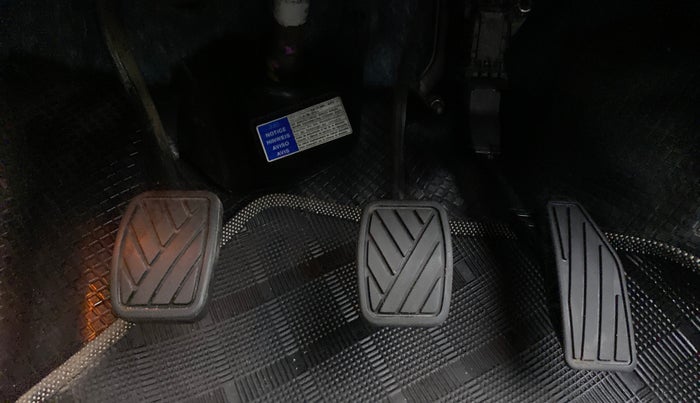 2022 Toyota Glanza V, Petrol, Manual, 25,720 km, Pedals