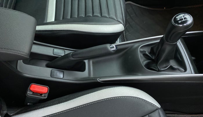 2022 Toyota Glanza V, Petrol, Manual, 25,720 km, Gear Lever