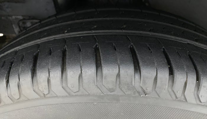 2021 Hyundai VENUE S+ 1.2, Petrol, Manual, 15,739 km, Right Rear Tyre Tread