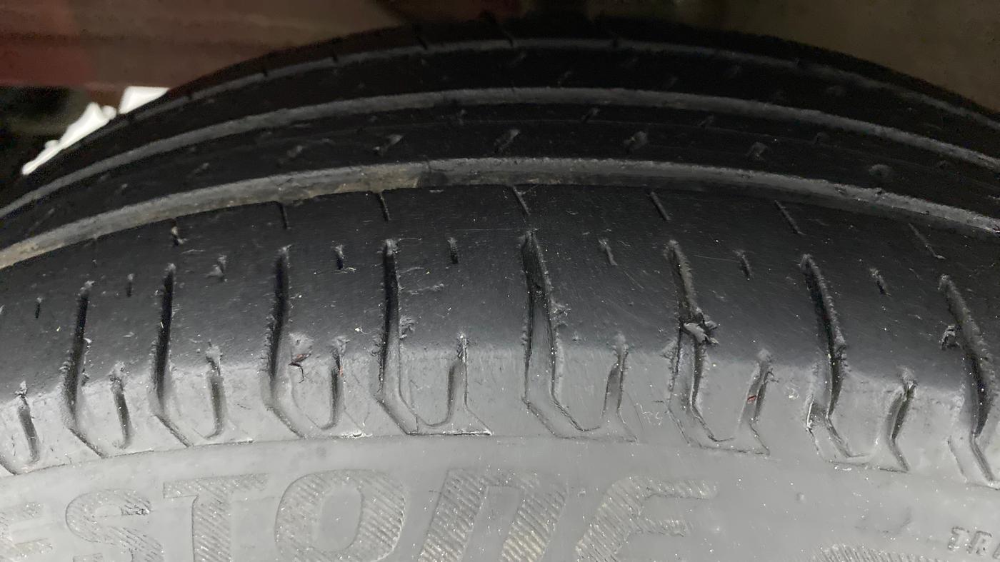 2017 Maruti Dzire VDI, Diesel, Manual, 48,207 km, Left Front Tyre Tread