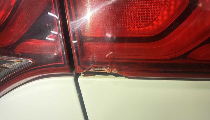 2017 Hyundai Elite i20 ASTA 1.2, Petrol, Manual, 32,810 km, Left tail light - Tail light broken