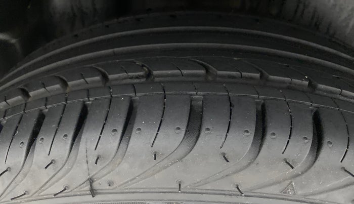 2018 Volkswagen Polo COMFORTLINE 1.0 PETROL, Petrol, Manual, 51,465 km, Right Rear Tyre Tread