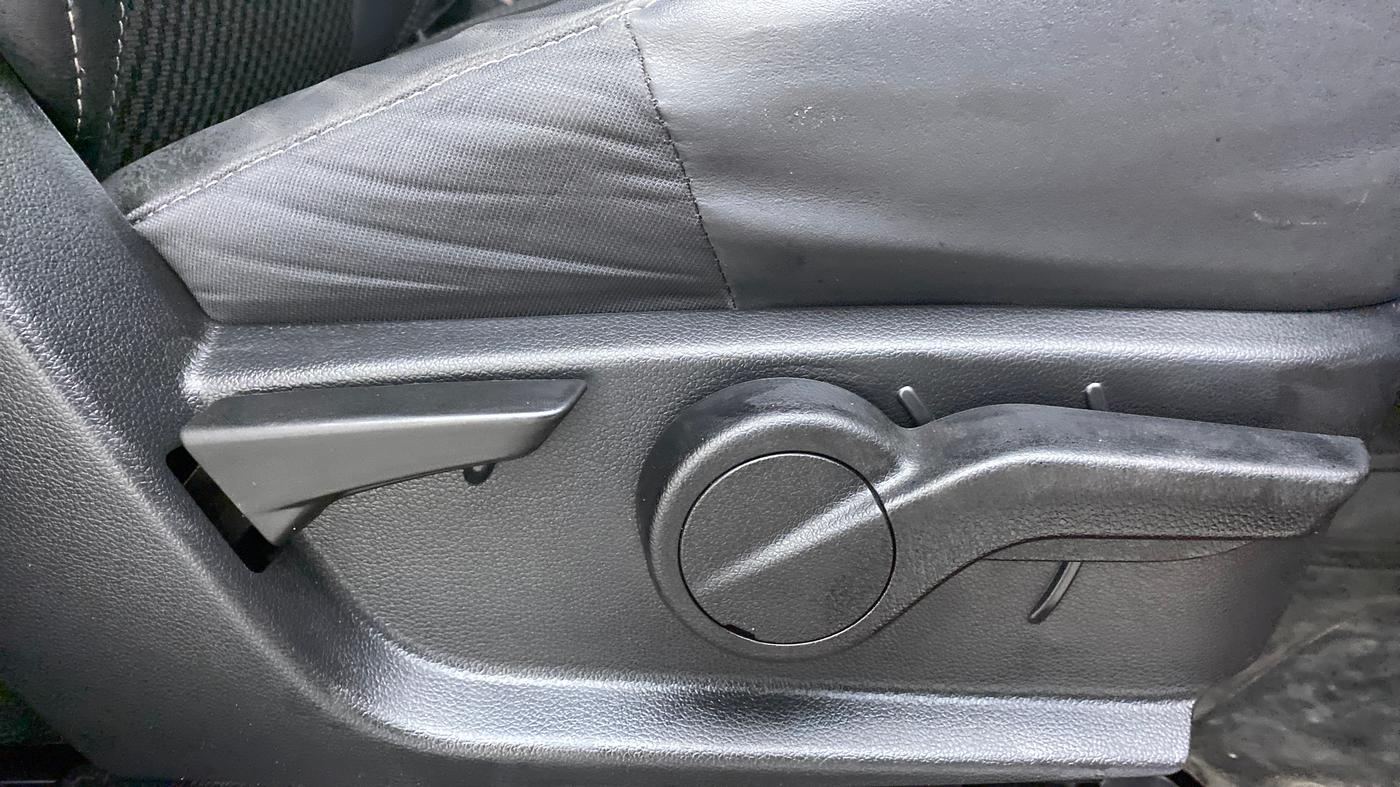 2021 Mahindra Thar LX PETROL HT 4WD AT, Petrol, Automatic, 10,507 km, Driver Side Adjustment Panel