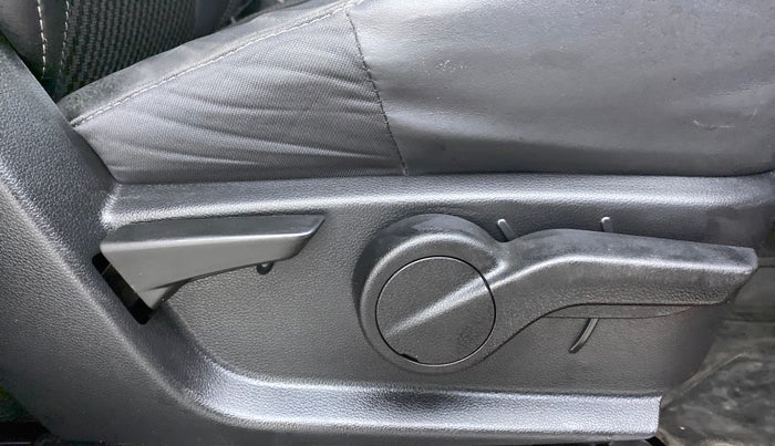 2021 Mahindra Thar LX PETROL HT 4WD AT, Petrol, Automatic, 10,507 km, Driver Side Adjustment Panel