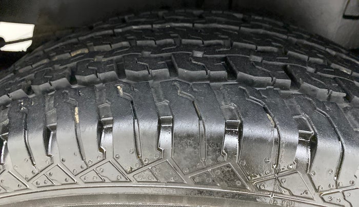 2021 Mahindra Thar LX PETROL HT 4WD AT, Petrol, Automatic, 10,507 km, Right Rear Tyre Tread