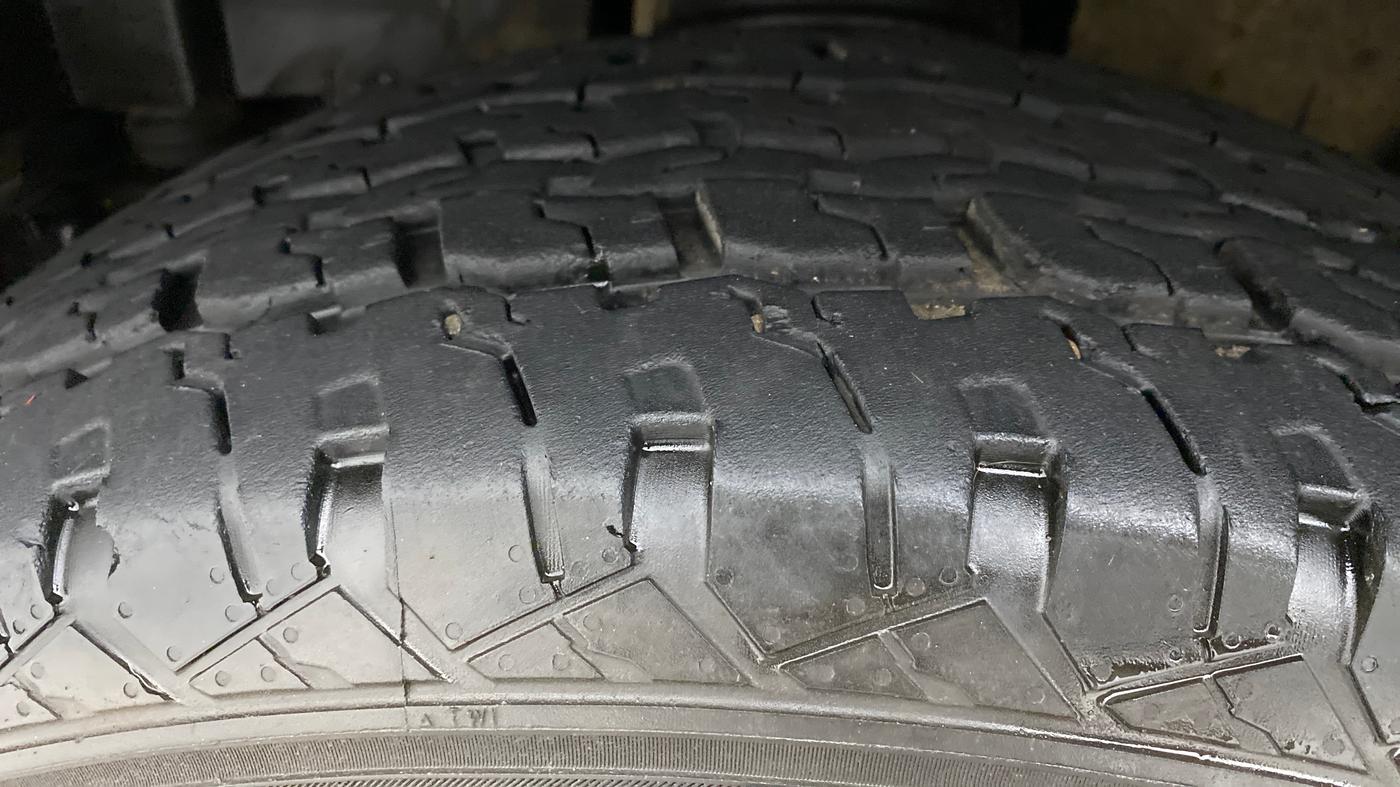 2021 Mahindra Thar LX PETROL HT 4WD AT, Petrol, Automatic, 10,507 km, Left Front Tyre Tread