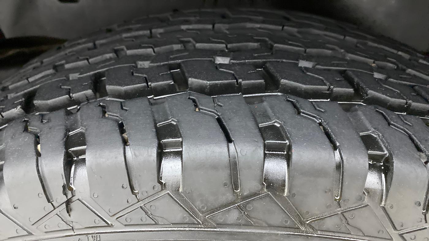 2021 Mahindra Thar LX PETROL HT 4WD AT, Petrol, Automatic, 10,507 km, Left Rear Tyre Tread