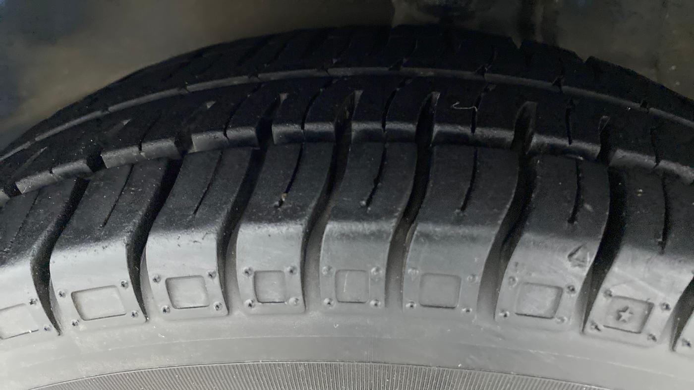 2018 Maruti Alto 800 VXI, Petrol, Manual, 34,022 km, Left Front Tyre Tread