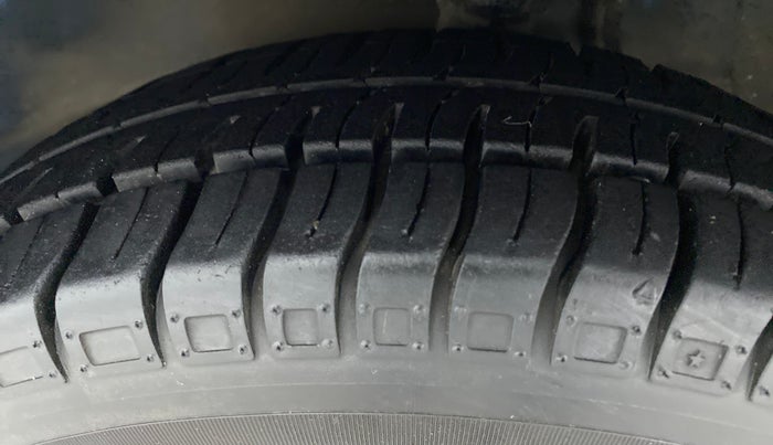 2018 Maruti Alto 800 VXI, Petrol, Manual, 34,022 km, Left Front Tyre Tread