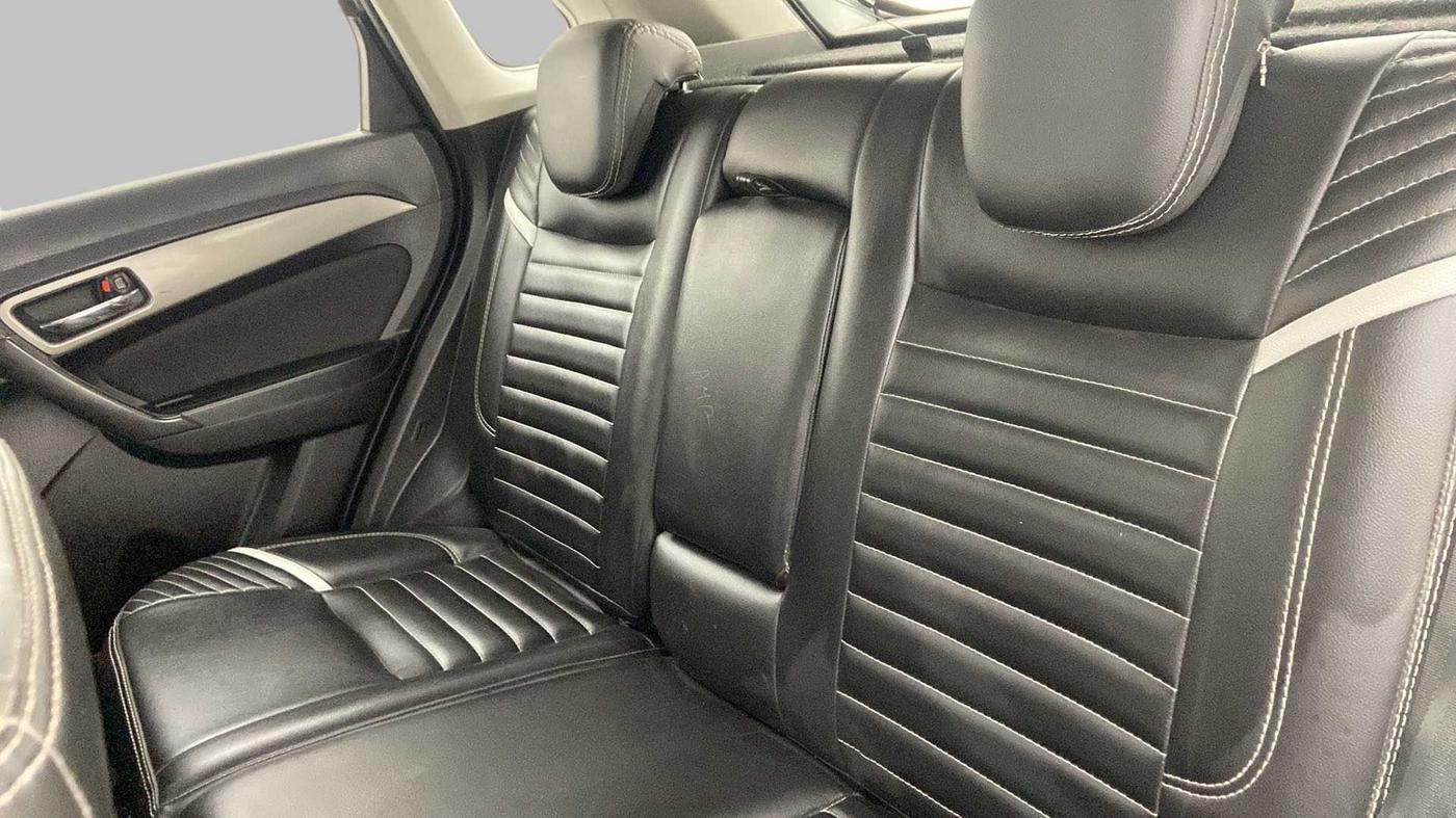2019 Maruti Vitara Brezza ZDI AMT, Diesel, Automatic, 87,576 km, Right Side Rear Door Cabin