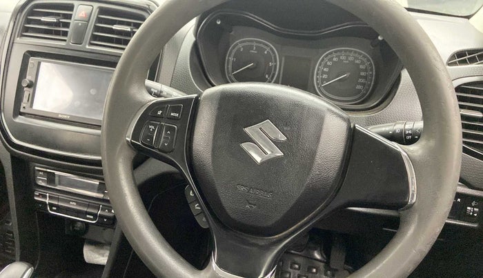 2019 Maruti Vitara Brezza ZDI AMT, Diesel, Automatic, 87,576 km, Steering wheel - Phone control not functional