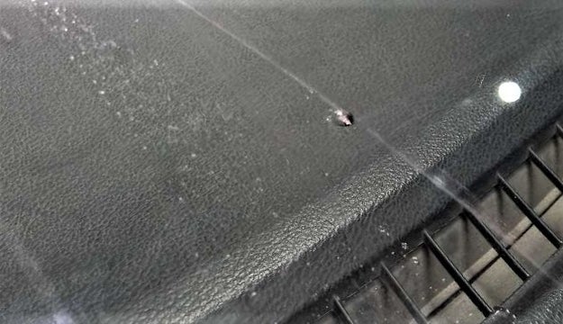 2015 Maruti Ciaz VDI+ SHVS, Diesel, Manual, 51,964 km, Front windshield - Minor spot on windshield