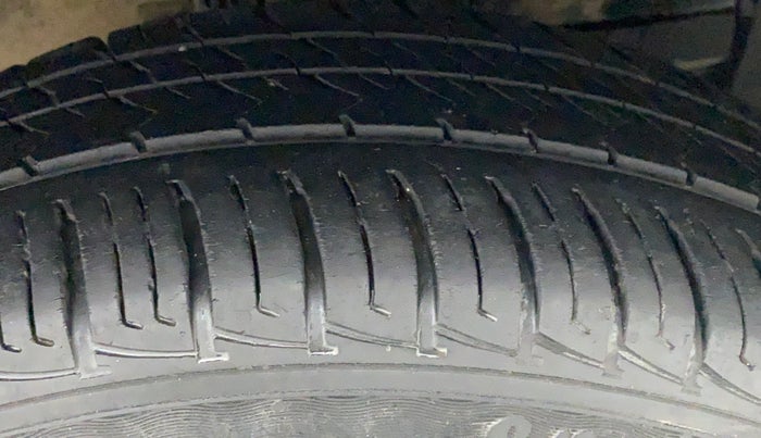 2018 Maruti Vitara Brezza VDI OPT, Diesel, Manual, 43,109 km, Right Front Tyre Tread
