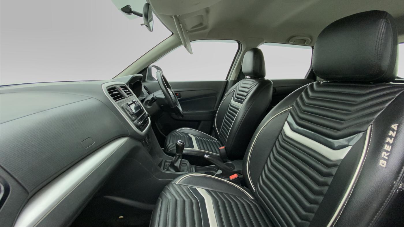 2018 Maruti Vitara Brezza VDI OPT, Diesel, Manual, 43,109 km, Right Side Front Door Cabin