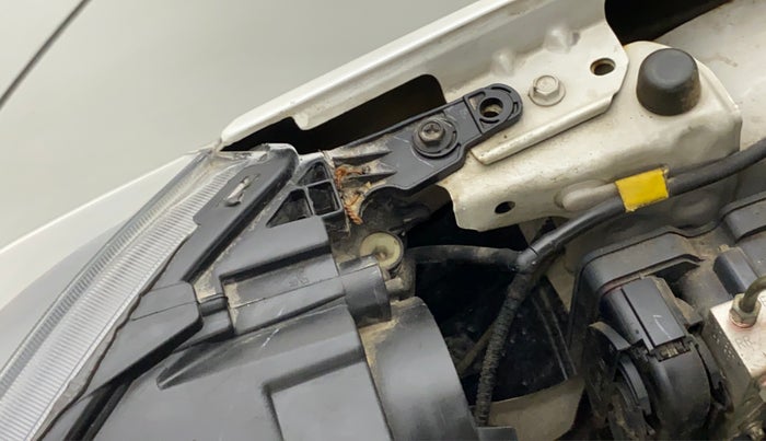 2018 Maruti Vitara Brezza VDI OPT, Diesel, Manual, 43,109 km, Right headlight - Clamp has minor damage