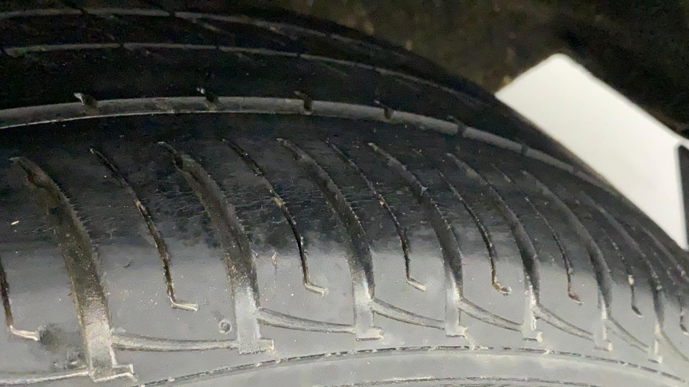 2018 Maruti Vitara Brezza VDI OPT, Diesel, Manual, 43,109 km, Left Rear Tyre Tread