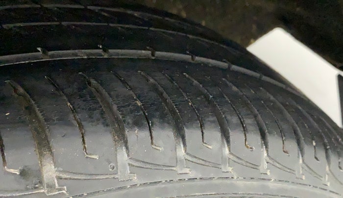 2018 Maruti Vitara Brezza VDI OPT, Diesel, Manual, 43,109 km, Left Rear Tyre Tread