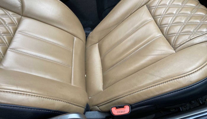 2019 Mahindra XUV500 W11, Diesel, Manual, 83,636 km, Front left seat (passenger seat) - Retractor not working