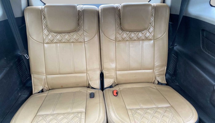 2019 Mahindra XUV500 W11, Diesel, Manual, 83,636 km, Third Seat Row ( optional )