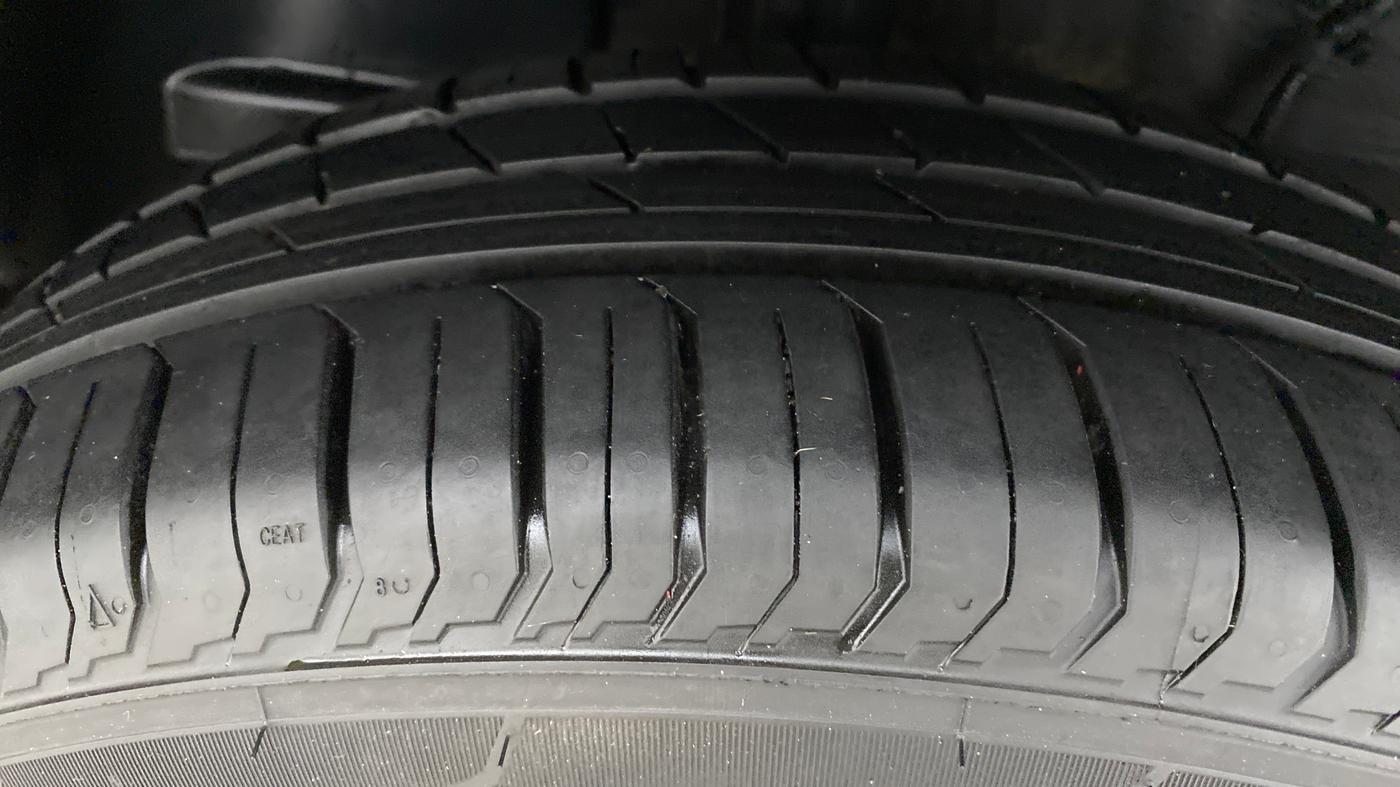 2022 Tata PUNCH ACCOMPLISHED AMT, Petrol, Automatic, 2,949 km, Right Rear Tyre Tread