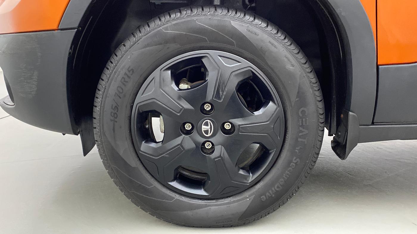 2022 Tata PUNCH ACCOMPLISHED AMT, Petrol, Automatic, 2,949 km, Left Front Wheel