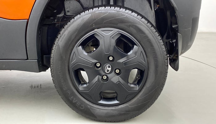 2022 Tata PUNCH ACCOMPLISHED AMT, Petrol, Automatic, 2,949 km, Left Rear Wheel