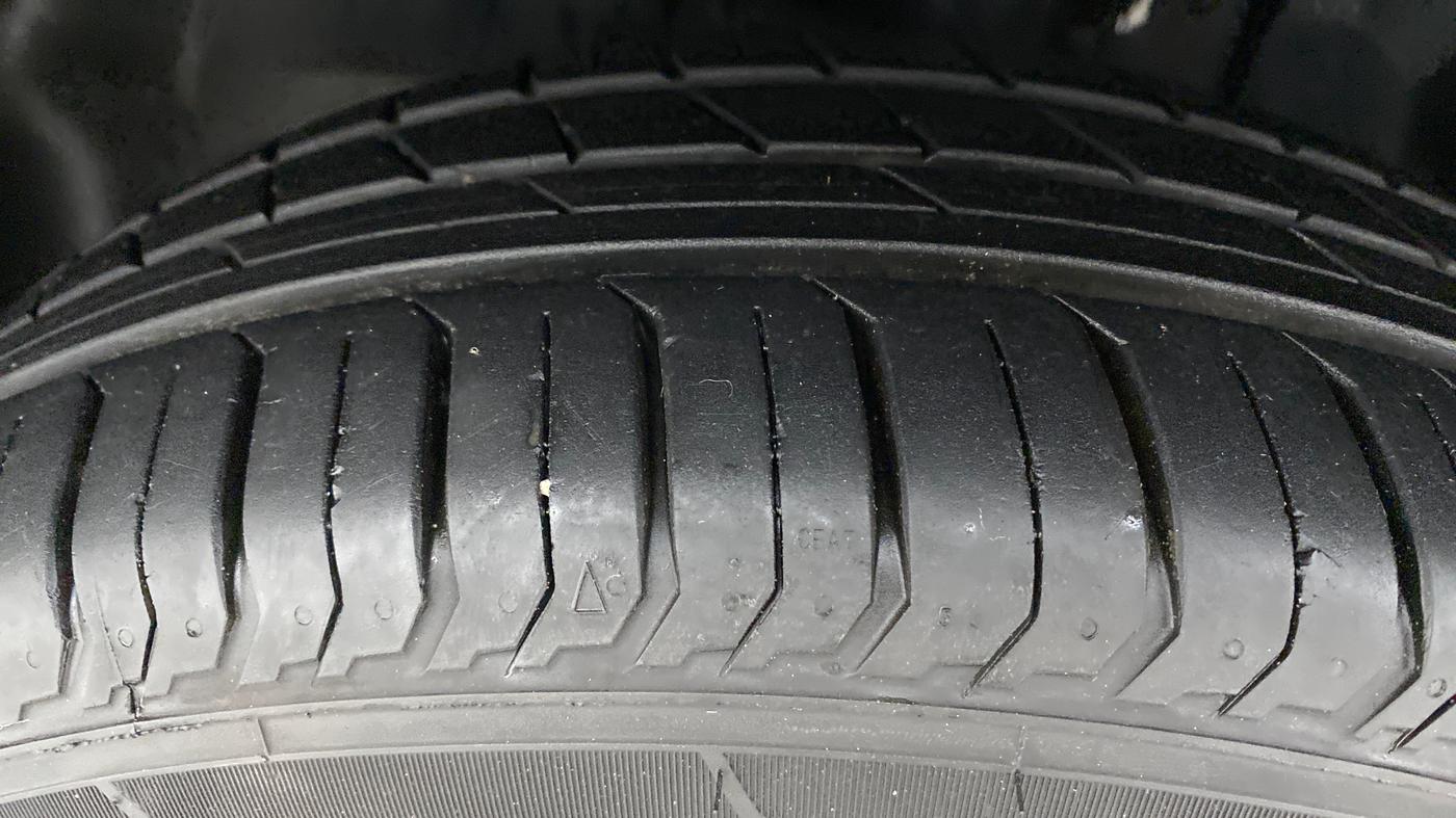 2022 Tata PUNCH ACCOMPLISHED AMT, Petrol, Automatic, 2,949 km, Left Front Tyre Tread